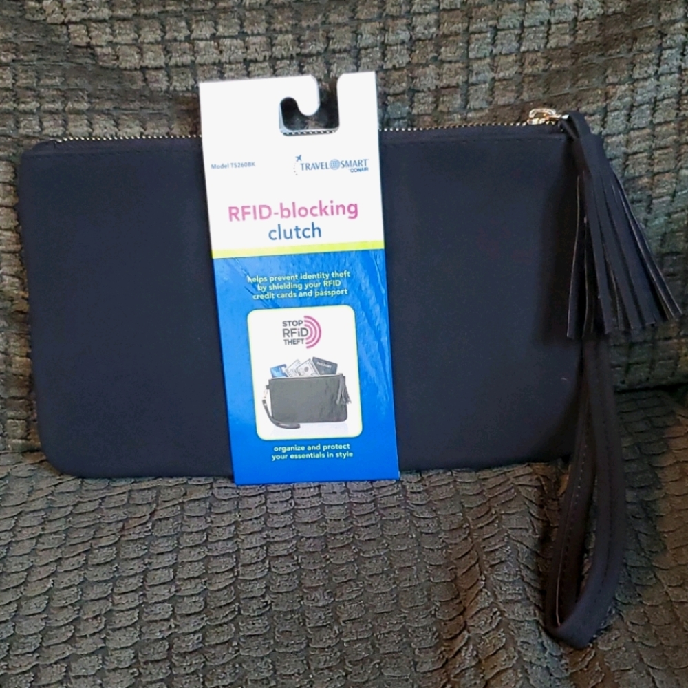 RFID-blocking Clutch
